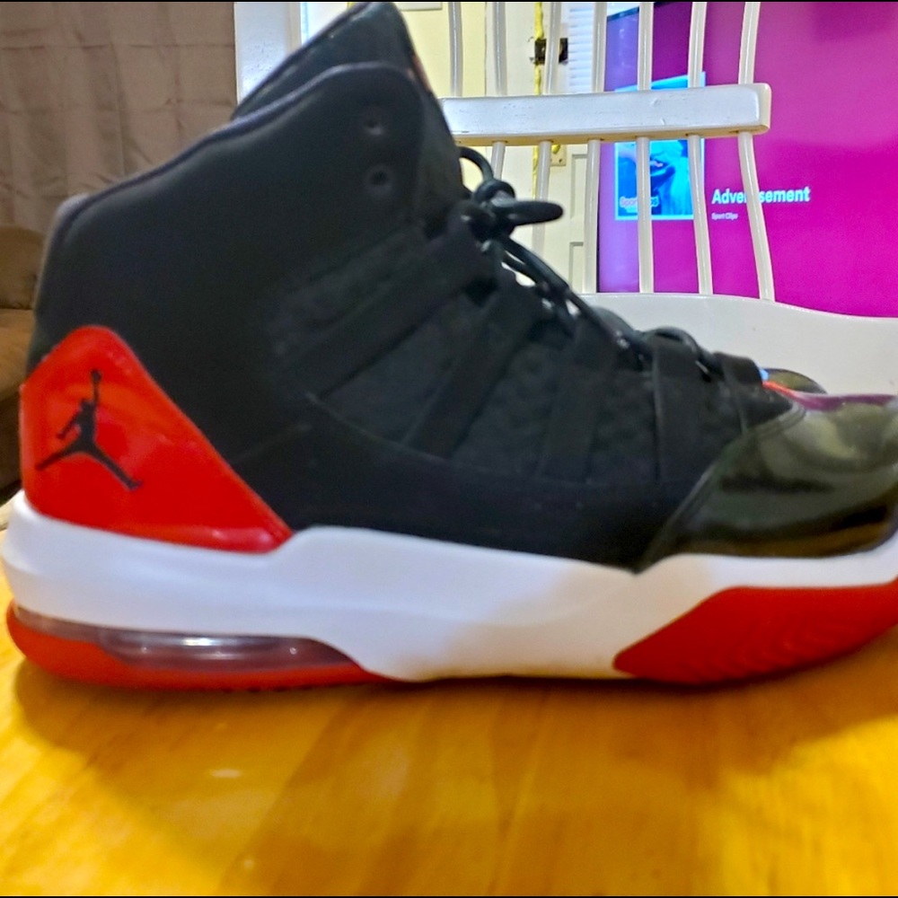Jordan Max Aura Red / Black Size 10
